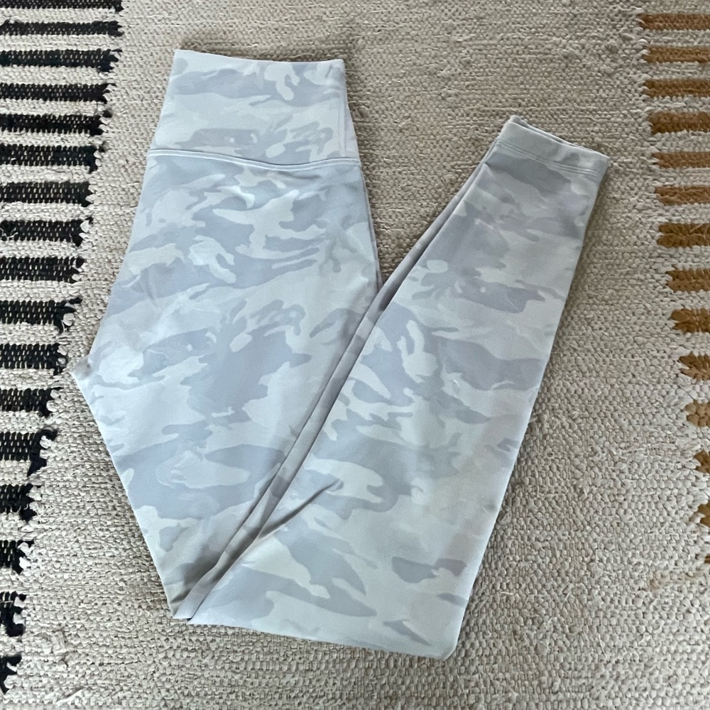 Wunder Under High-Rise Tight - light camo size 10